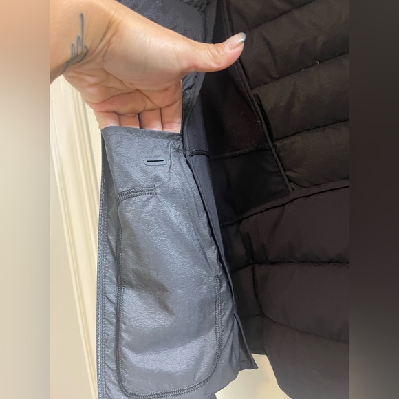 Lululemon Down For It All Jacket Black Wmn Size 2 - Picture 12 of 14